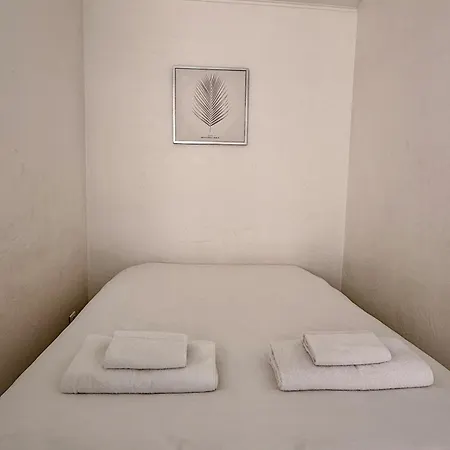 Le Fregate By Apirent #terrace #airconditioning #wi-fi * קאן