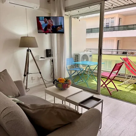 דירה Le Fregate By Apirent #terrace #airconditioning #wi-fi קאן